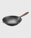Wok 30cm med trähandtag.